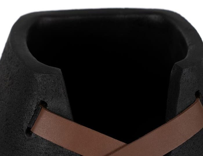 Vaso preto 20*20*41H cerâmica/pele