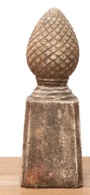 Pedestal ananás 19*19*55H cerâmica cast