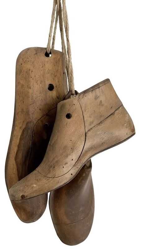 Forma sapatos madeira 30*6*8H c/corda