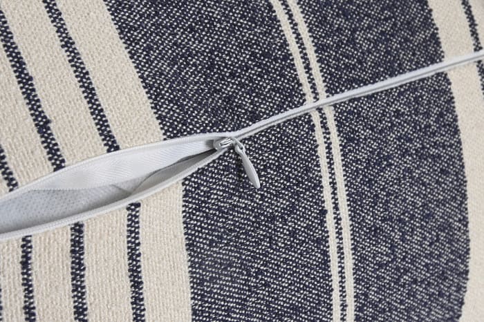 Almofada riscas 30*50  poliester s/enchimt