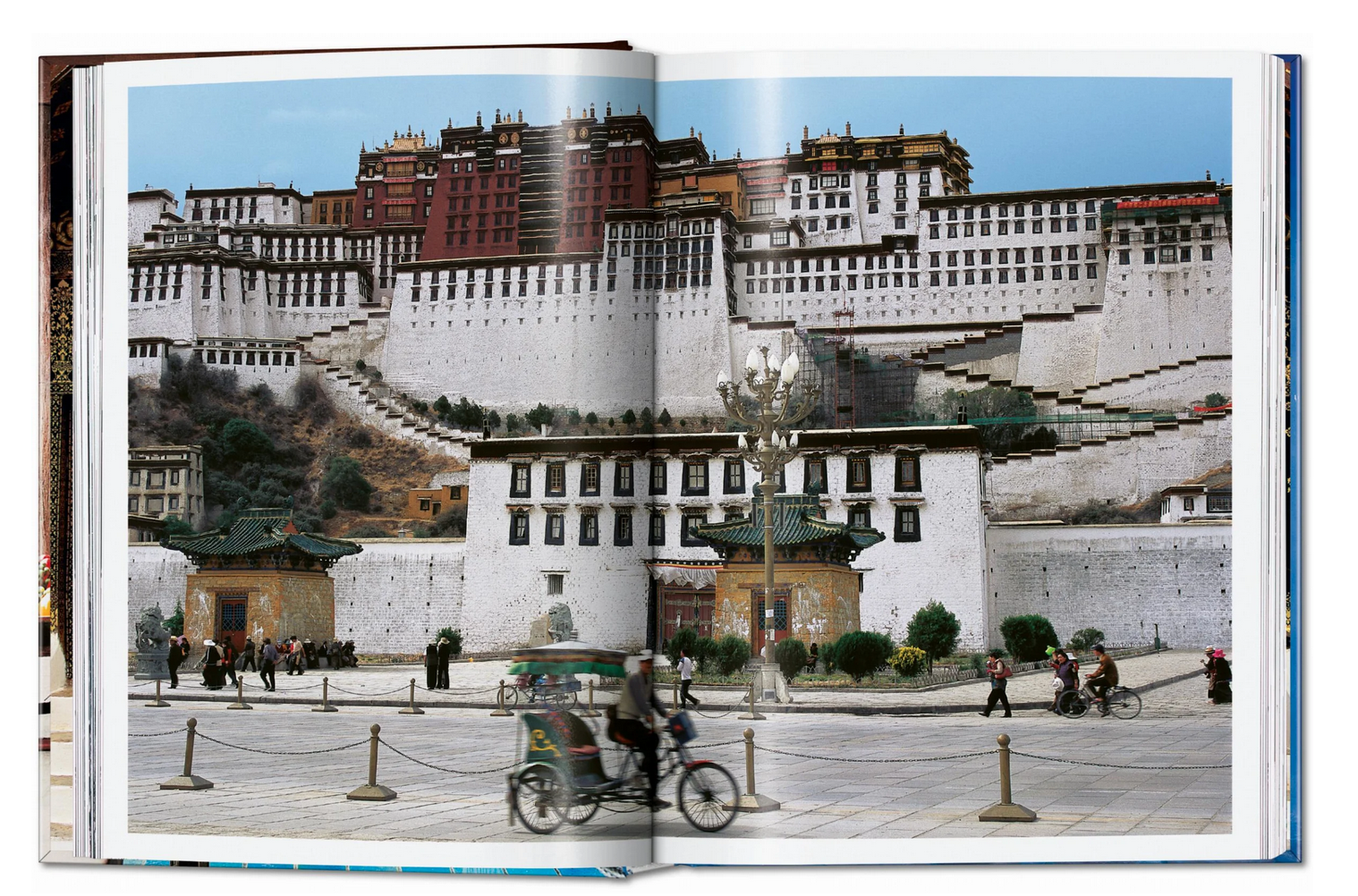 Livro LIVING IN ASIA 40th Edition