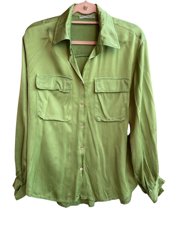 Camisa bolsos verde