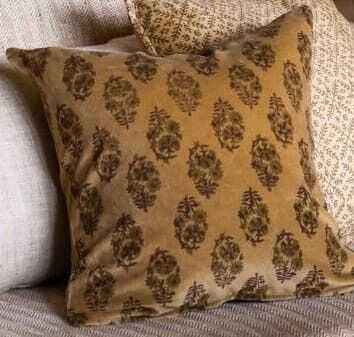 Almof veludo 45*45 mostarda s/enchim